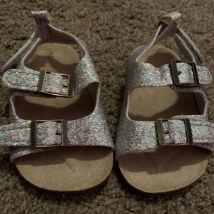 Carter’s Infant girl silver glitter sandals 6-9m